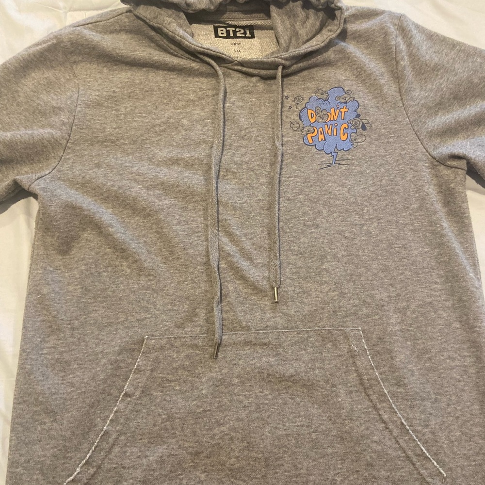 hot topic bt21 don’t panic short sleeve hoodie